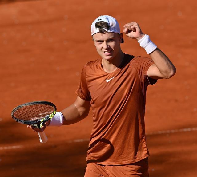 球队通过不 球队通过不