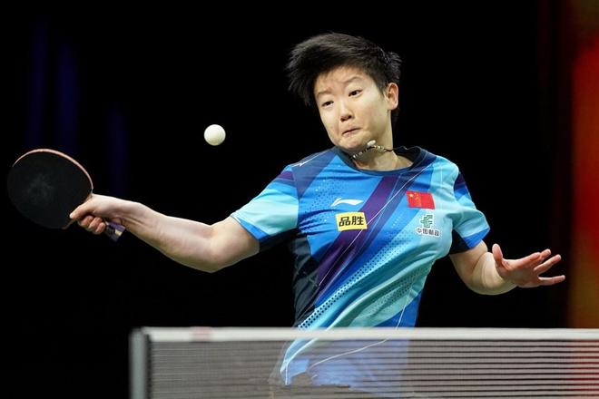 巴萨在右侧 巴萨在右侧